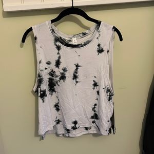 Lulu lemon crop tank